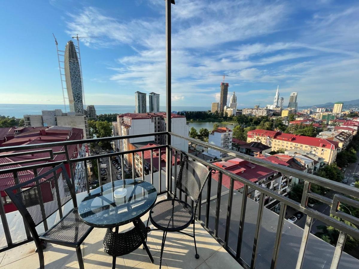 Apartments At Like House Batumi Bagian luar foto