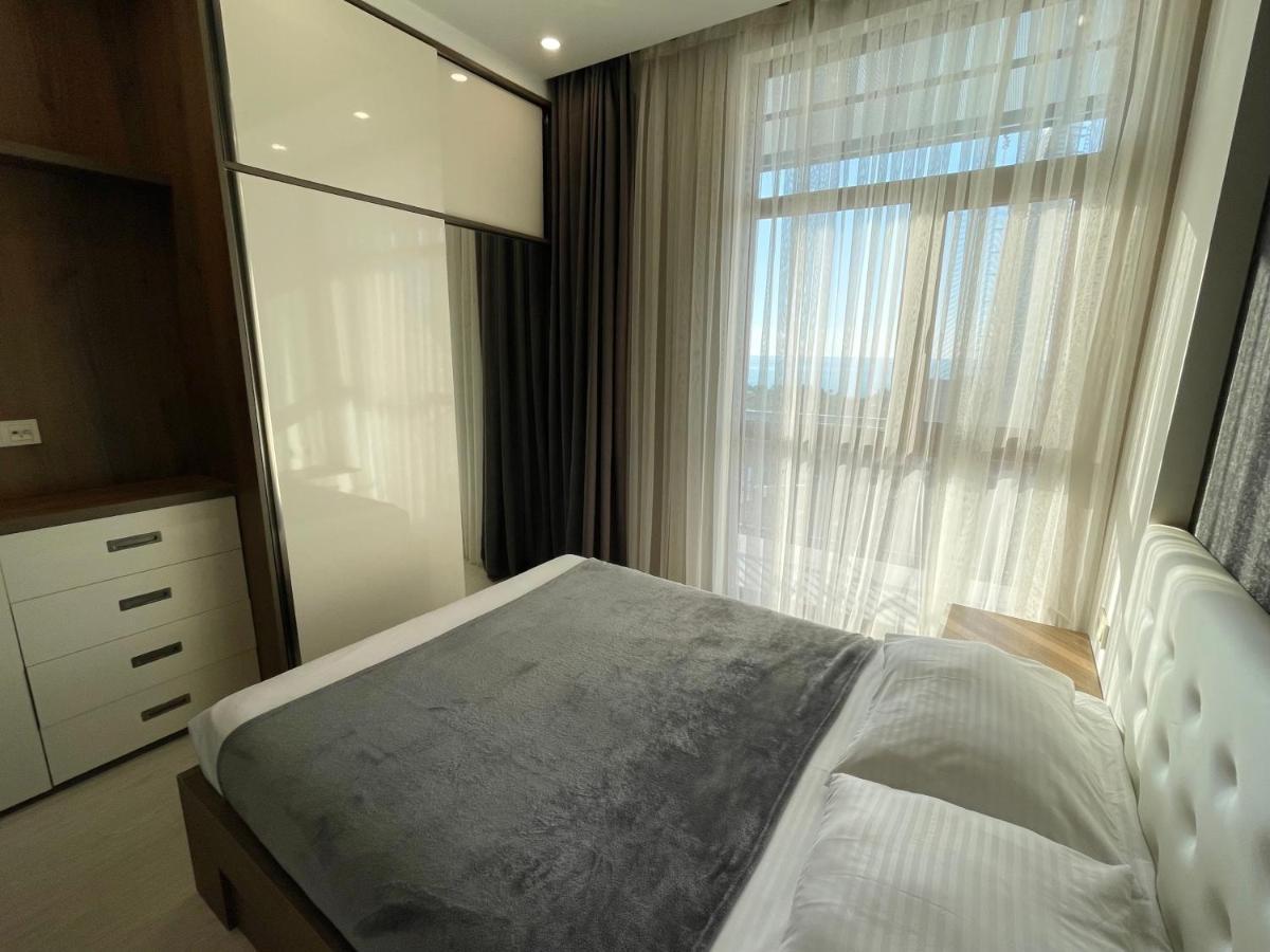 Apartments At Like House Batumi Bagian luar foto