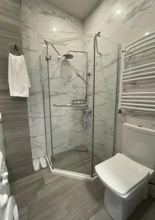Apartments At Like House Batumi Bagian luar foto