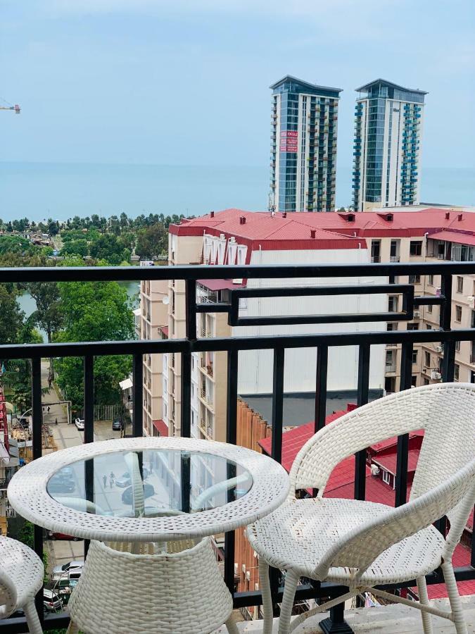 Apartments At Like House Batumi Bagian luar foto